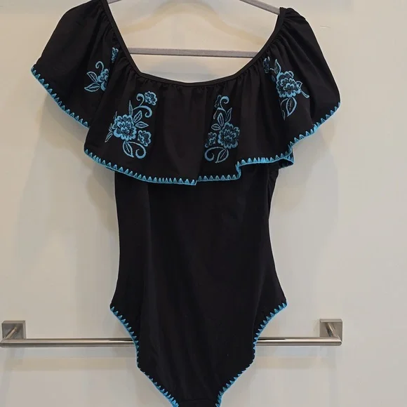 Johnny Was Dreamer Floral Embroidered Flounce Off-The-Shoulder Swimsuit M - Picture 3 of 8